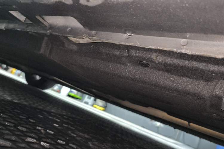 Used Hongqi H5 2023 2.0T Automatic Smart Connect Flagship Edition Chassis Rear Left