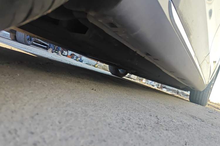 Used Hongqi H5 2023 2.0T Automatic Smart Connect Flagship Edition Chassis Rear Right