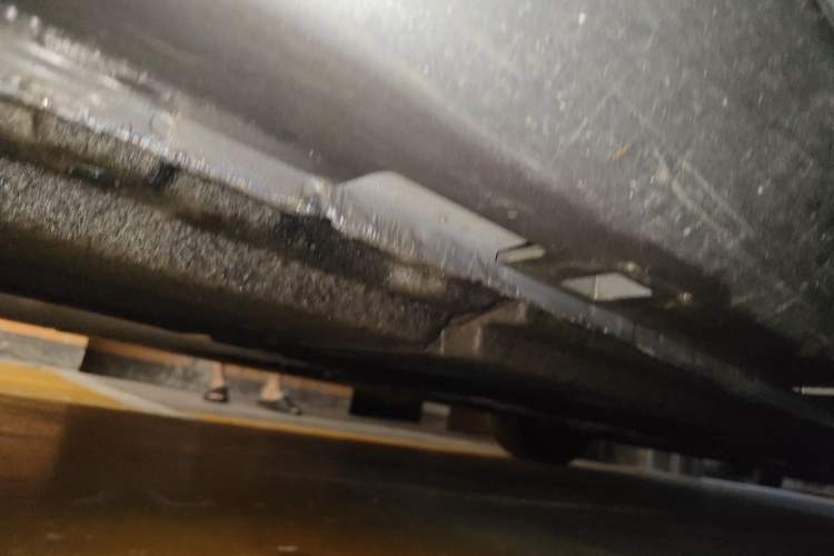 Used Hongqi H5 2023 2.0T Automatic Smart Connect Flagship Edition Chassis Rear Right