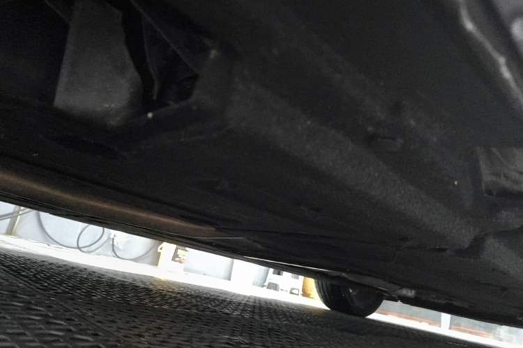 Used Hongqi H5 2023 2.0T Automatic Smart Connect Flagship Edition Chassis Rear Right