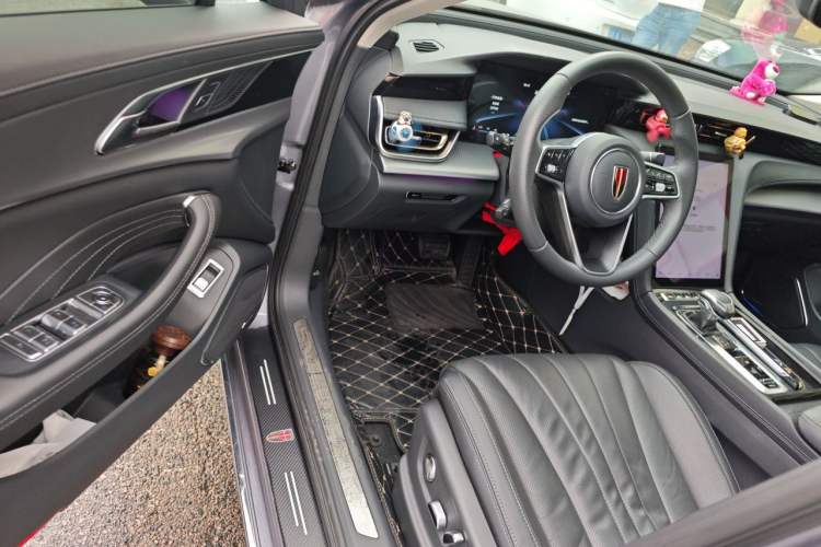 Used Hongqi H5 2023 2.0T Automatic Smart Connect Flagship Edition Driver Seat