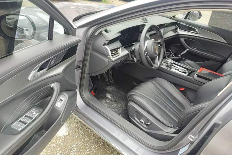 Used Hongqi H5 2023 1.5T DCT Smart Connect Flagship Edition Driver Seat