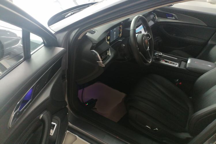 Used Hongqi H5 2023 2.0T Automatic Smart Connect Flagship Edition Driver Seat
