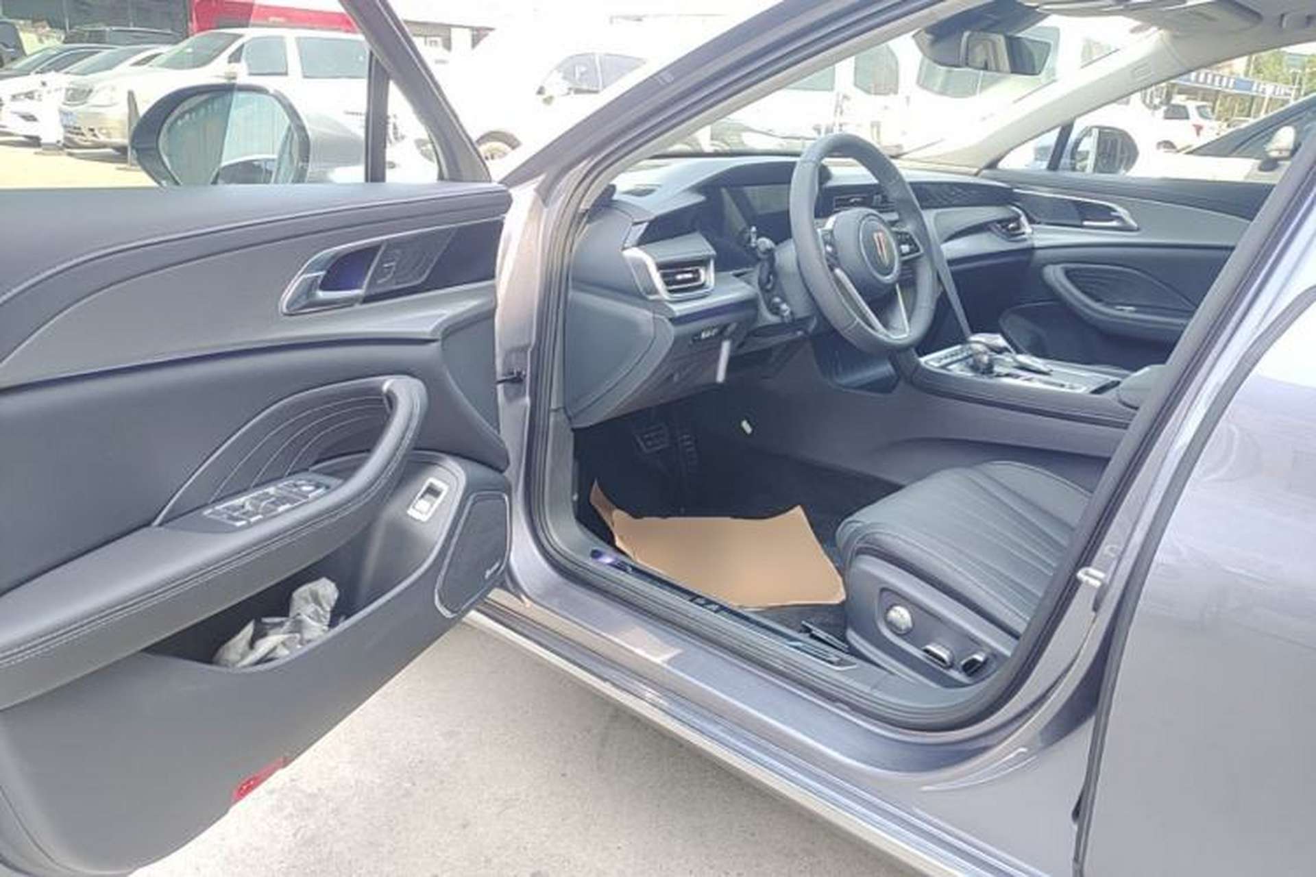Used Hongqi H5 2023 2.0T Automatic Smart Connect Flagship Edition Driver Seat