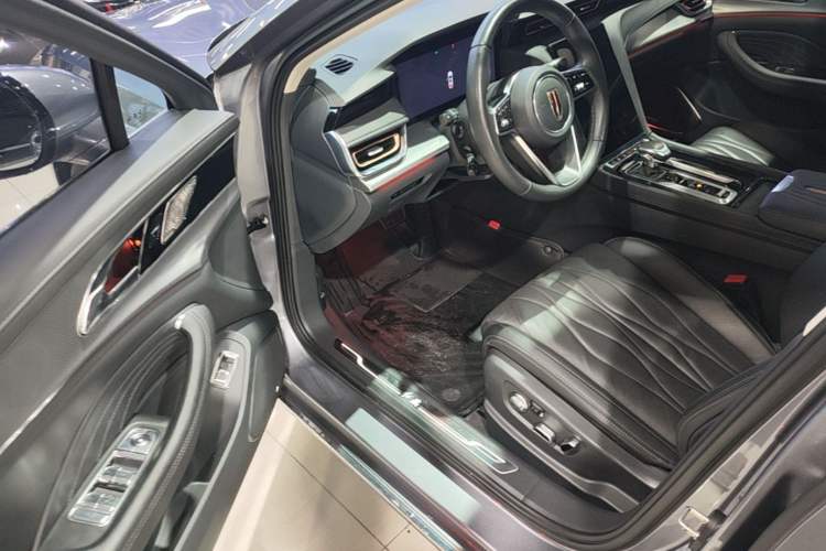 Used Hongqi H5 2023 2.0T Automatic Smart Connect Flagship Edition Driver Seat