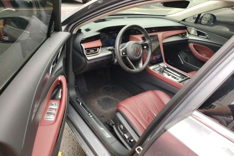 Used Hongqi H5 2023 2.0T Automatic Smart Connect Flagship Edition Driver Seat