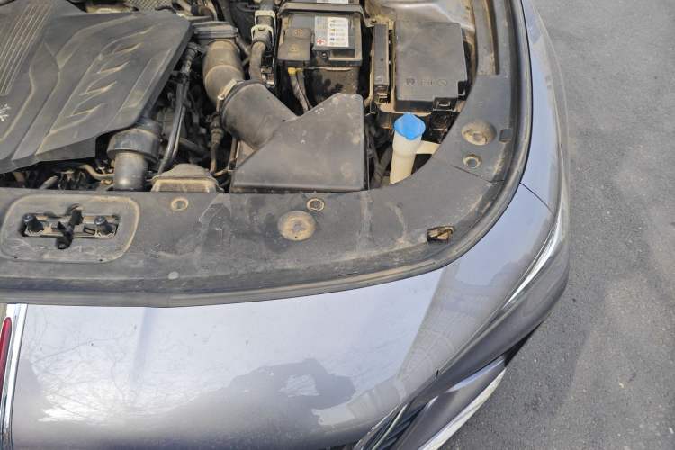 Used Hongqi H5 2023 1.5T DCT Smart Connect Flagship Edition Engine Bay Left