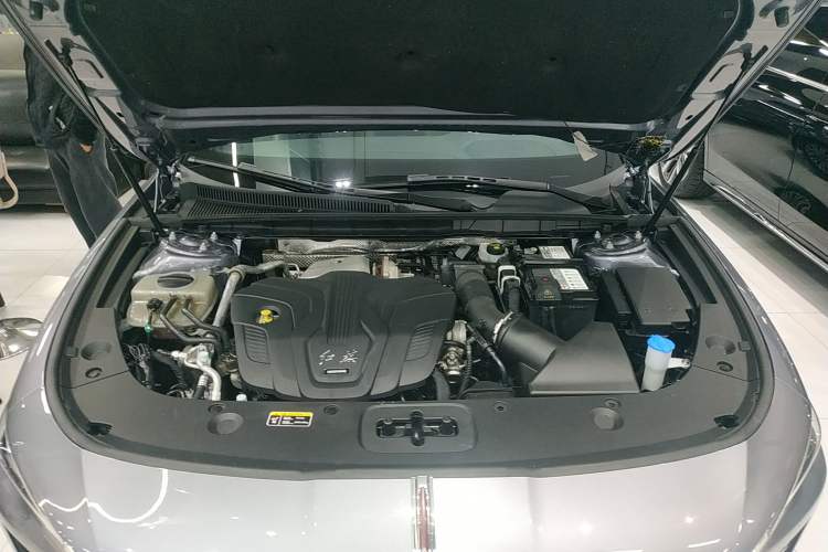 Used Hongqi H5 2023 2.0T Automatic Smart Connect Flagship Edition Engine Bay