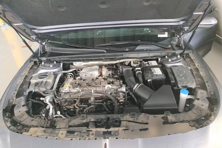 Used Hongqi H5 2023 2.0T Automatic Smart Connect Flagship Edition Engine Bay