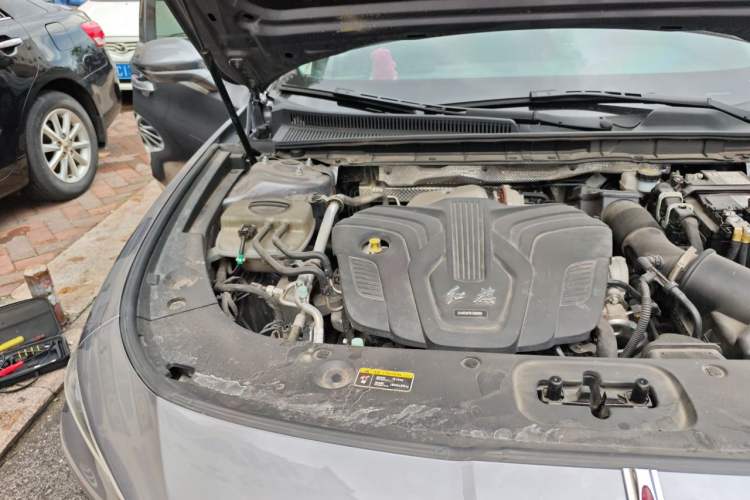 Used Hongqi H5 2023 2.0T Automatic Smart Connect Flagship Edition Engine Bay Right
