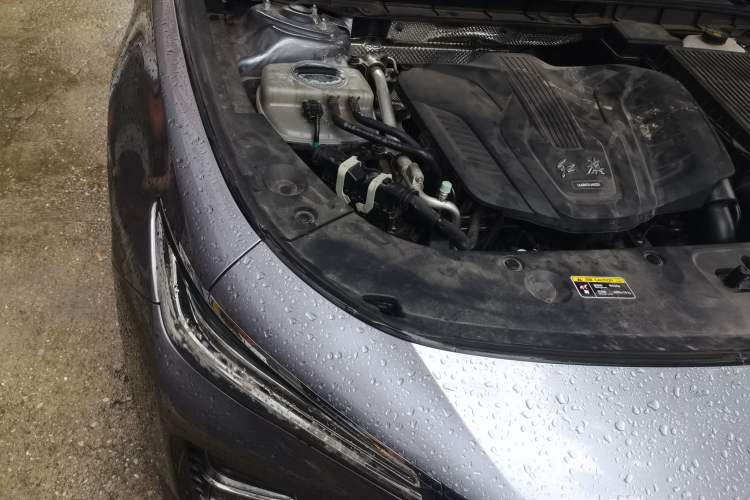 Used Hongqi H5 2023 1.5T HEV Smart Connect Flagship Edition Engine Bay Right