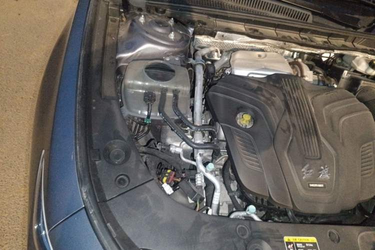 Used Hongqi H5 2023 2.0T Automatic Smart Connect Flagship Edition Engine Bay Right