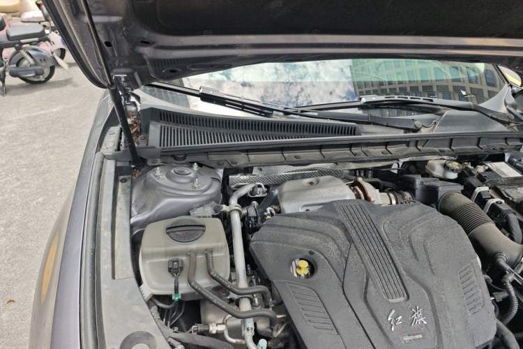 Used Hongqi H5 2023 2.0T Automatic Smart Connect Flagship Edition Engine Bay Right
