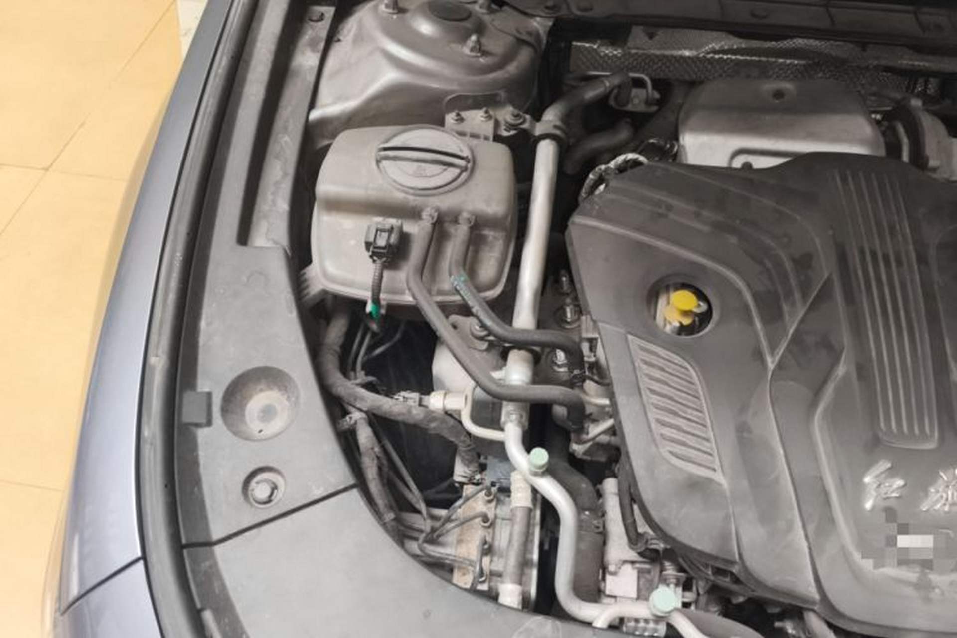 Used Hongqi H5 2023 2.0T Automatic Smart Connect Flagship Edition Engine Bay Right