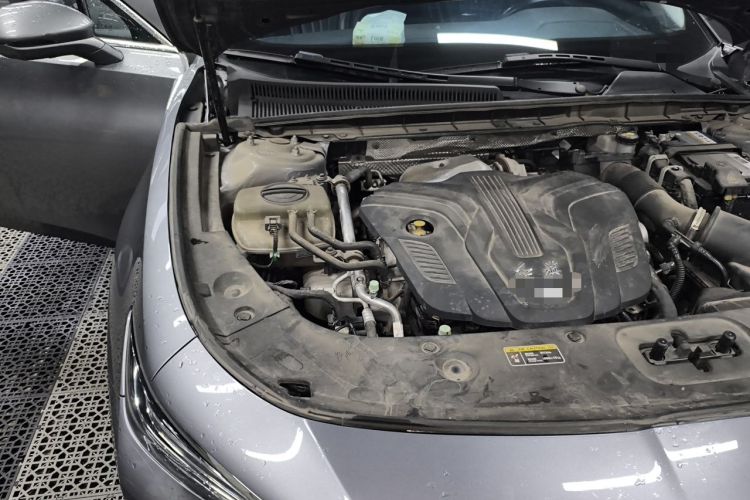 Used Hongqi H5 2023 2.0T Automatic Smart Connect Flagship Edition Engine Bay Right