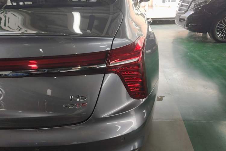 Used Hongqi H5 2023 2.0T Automatic Smart Connect Flagship Edition Exterior 3