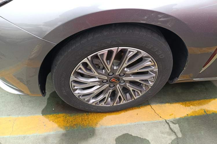Used Hongqi H5 2023 2.0T Automatic Smart Connect Flagship Edition Exterior 4