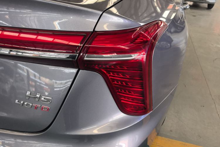 Used Hongqi H5 2023 2.0T Automatic Smart Connect Flagship Edition Exterior 6