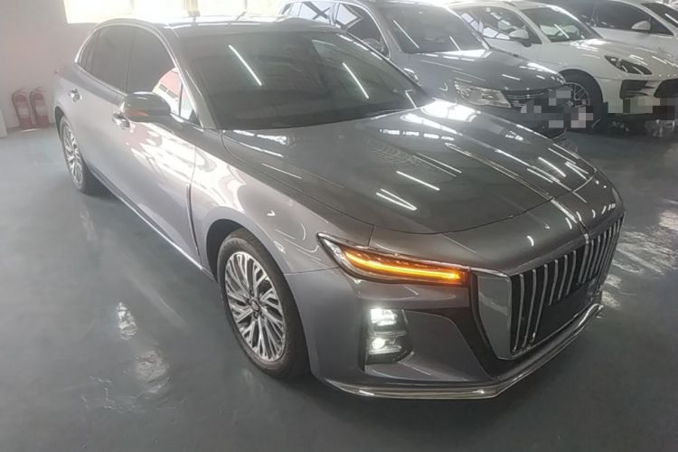Used Hongqi H5 2023 1.5T HEV Smart Connect Flagship Edition Front Right 45 Deg
