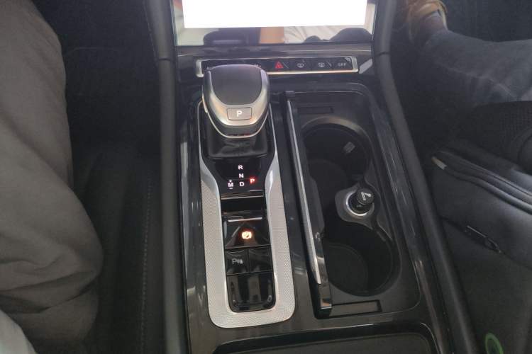 Used Hongqi H5 2023 1.5T DCT Smart Connect Flagship Edition Gear Lever