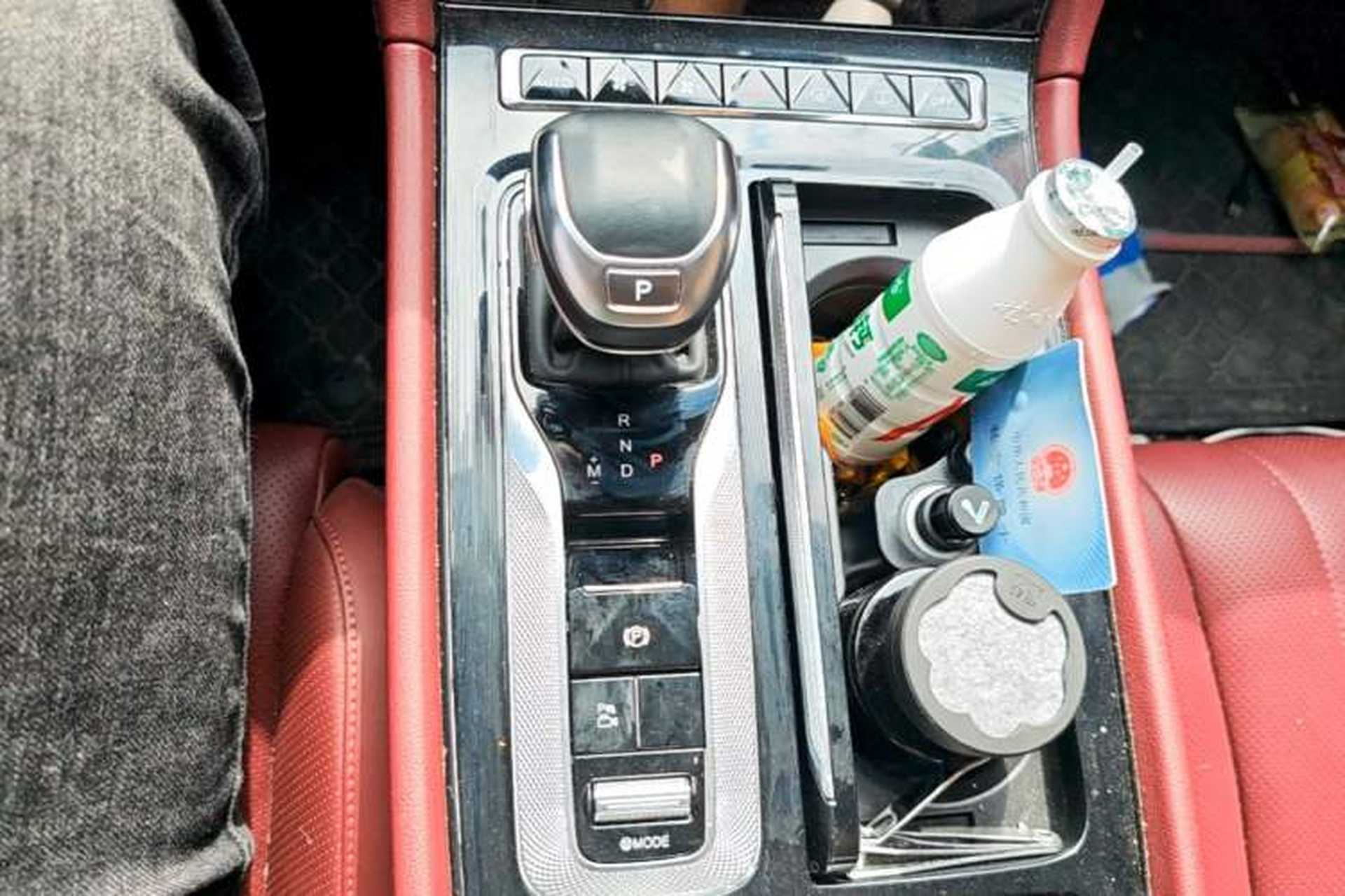 Used Hongqi H5 2023 2.0T Automatic Smart Connect Flagship Edition Gear Lever