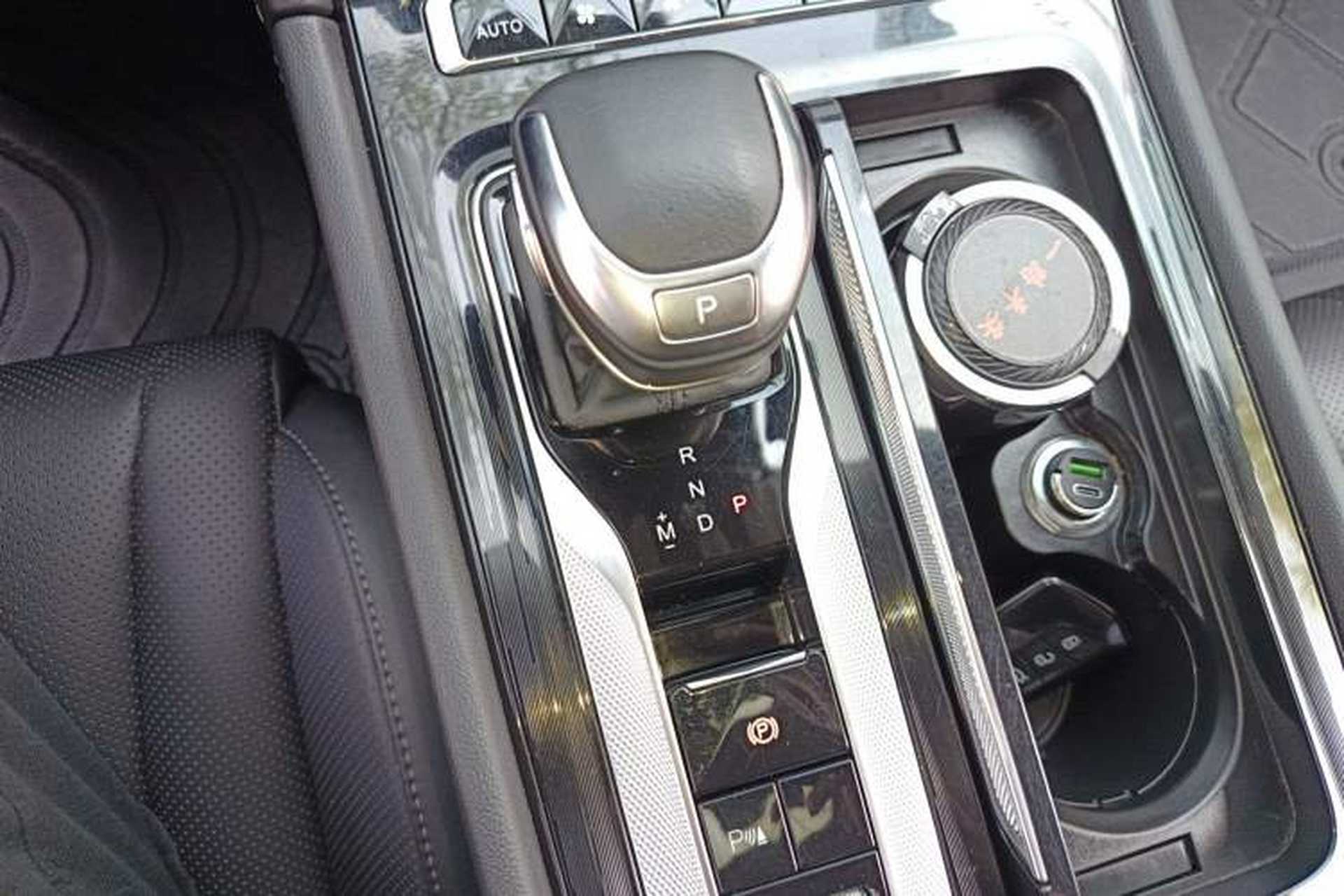 Used Hongqi H5 2023 2.0T Automatic Smart Connect Flagship Edition Gear Lever