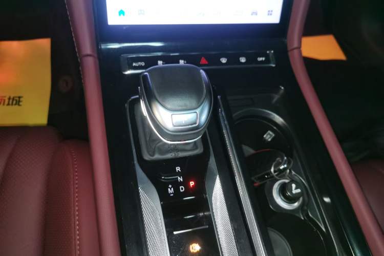 Used Hongqi H5 2023 2.0T Automatic Smart Connect Flagship Edition Gear Lever