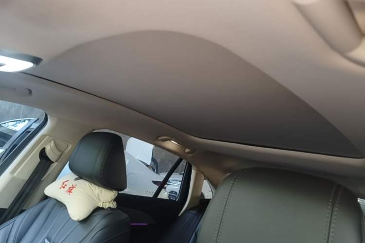 Used Hongqi H5 2023 2.0T Automatic Smart Connect Flagship Edition Headliner