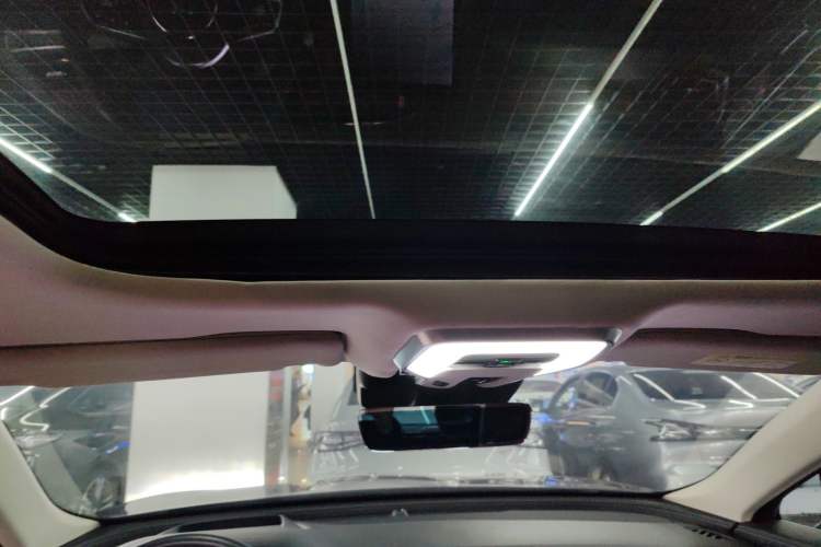 Used Hongqi H5 2023 2.0T Automatic Smart Connect Flagship Edition Headliner