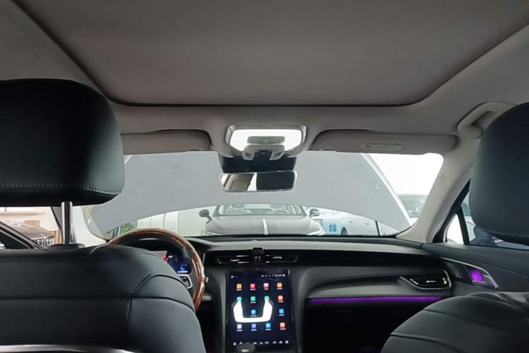 Used Hongqi H5 2023 2.0T Automatic Smart Connect Flagship Edition Headliner