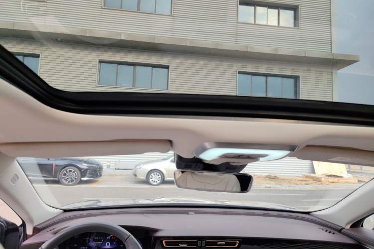 Used Hongqi H5 2023 2.0T Automatic Smart Connect Flagship Edition Headliner