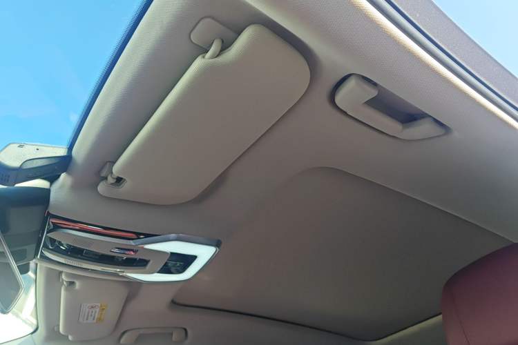 Used Hongqi H5 2023 2.0T Automatic Smart Connect Flagship Edition Headliner
