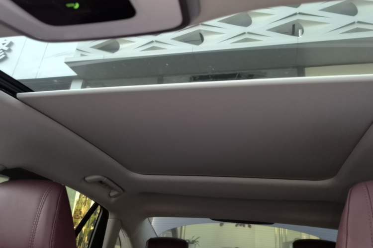 Used Hongqi H5 2023 2.0T Automatic Smart Connect Flagship Edition Headliner