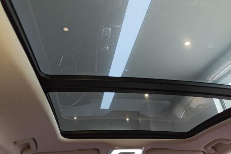Used Hongqi H5 2023 2.0T Automatic Smart Connect Flagship Edition Headliner