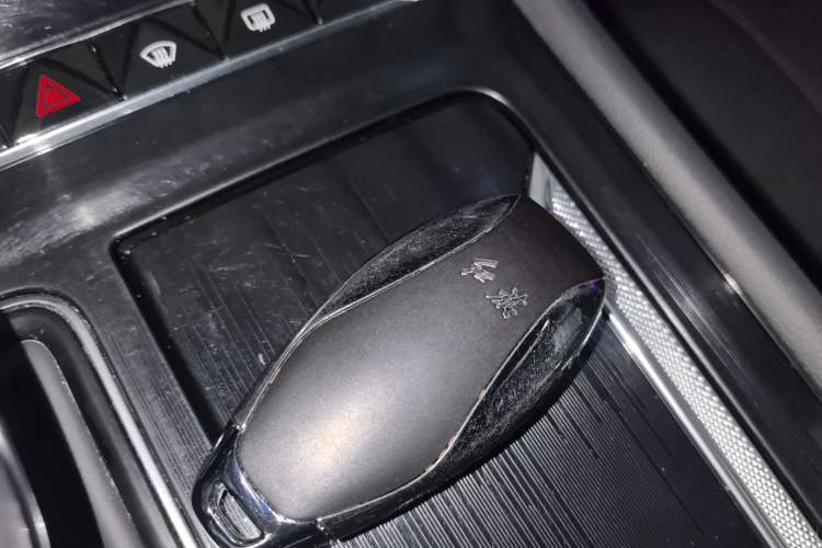 Used Hongqi H5 2023 2.0T Automatic Smart Connect Flagship Edition Interior 1