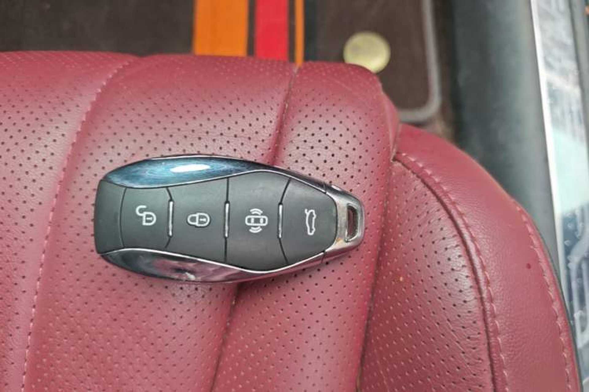 Used Hongqi H5 2023 2.0T Automatic Smart Connect Flagship Edition Interior 1