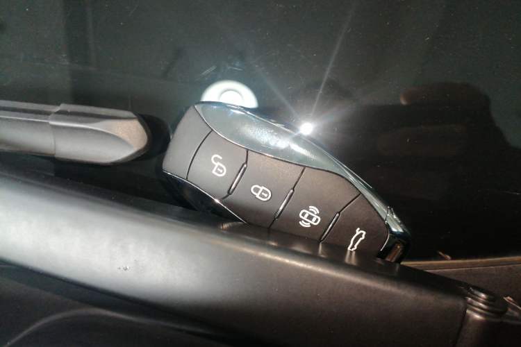 Used Hongqi H5 2023 2.0T Automatic Smart Connect Flagship Edition Interior 1