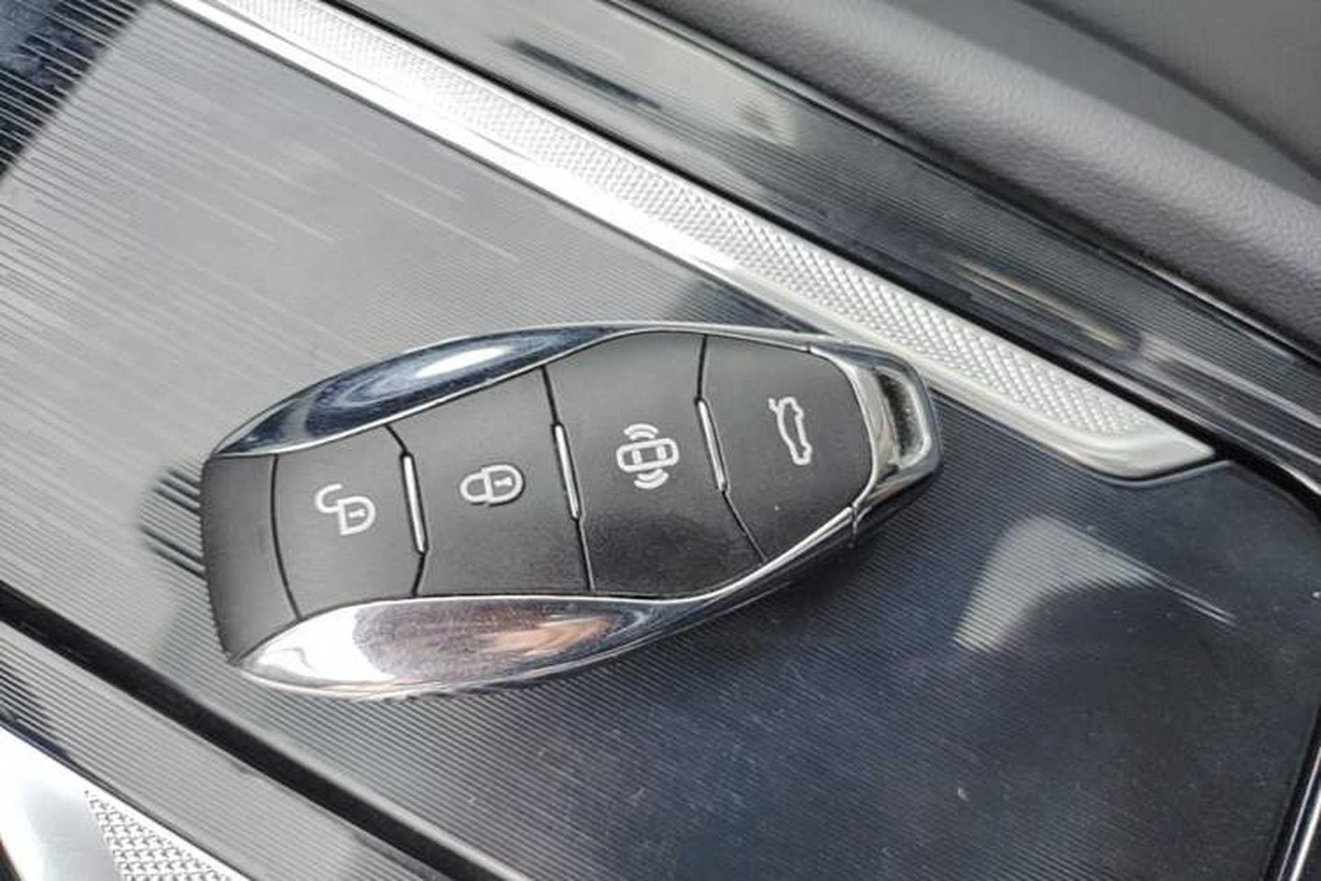 Used Hongqi H5 2023 2.0T Automatic Smart Connect Flagship Edition Interior 1