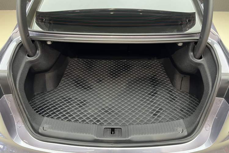 Used Hongqi H5 2023 2.0T Automatic Smart Connect Flagship Edition Interior 10