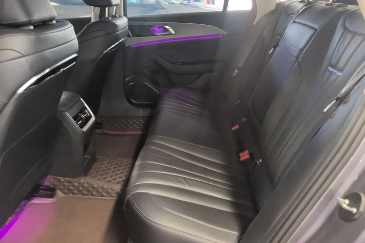 Used Hongqi H5 2023 2.0T Automatic Smart Connect Flagship Edition Interior 4