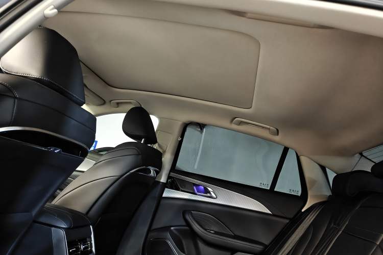 Used Hongqi H5 2023 2.0T Automatic Smart Connect Flagship Edition Interior 5