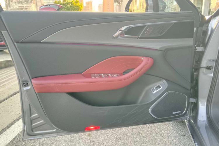 Used Hongqi H5 2023 2.0T Automatic Smart Connect Flagship Edition Interior 6