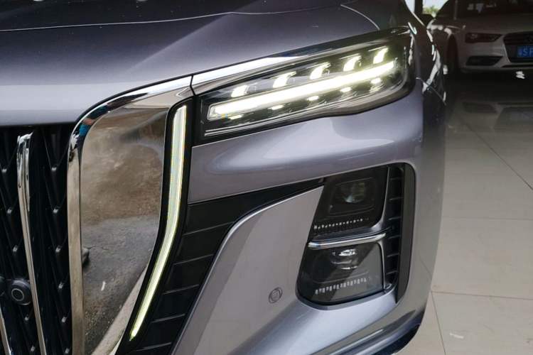 Used Hongqi H5 2023 2.0T Automatic Smart Connect Flagship Edition Left Front Headlight