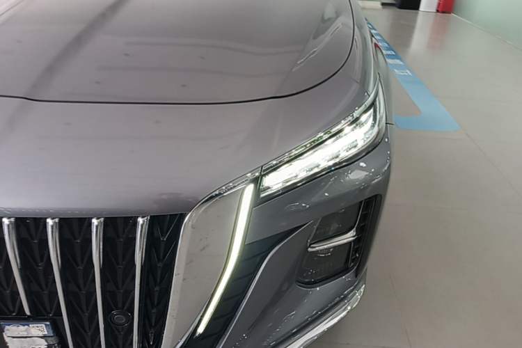 Used Hongqi H5 2023 2.0T Automatic Smart Connect Flagship Edition Left Front Headlight