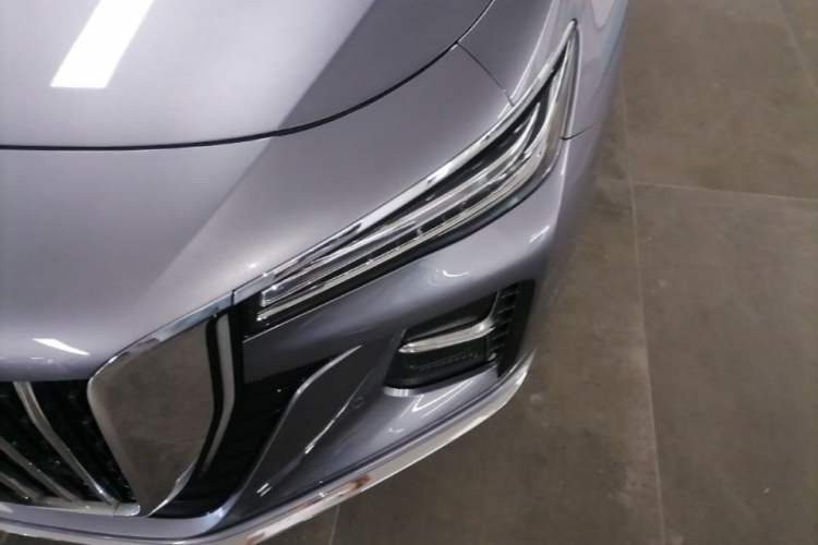 Used Hongqi H5 2023 2.0T Automatic Smart Connect Flagship Edition Left Front Headlight