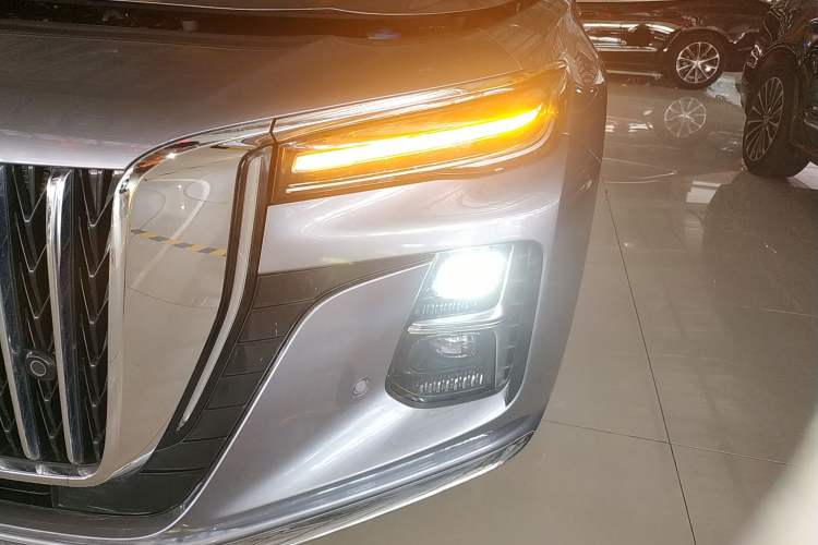 Used Hongqi H5 2023 2.0T Automatic Smart Connect Flagship Edition Left Front Headlight