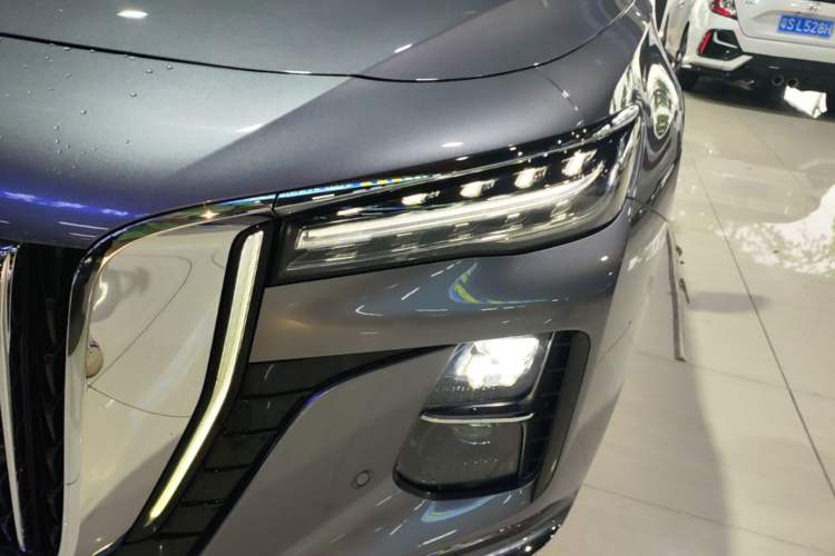 Used Hongqi H5 2023 2.0T Automatic Smart Connect Flagship Edition Left Front Headlight