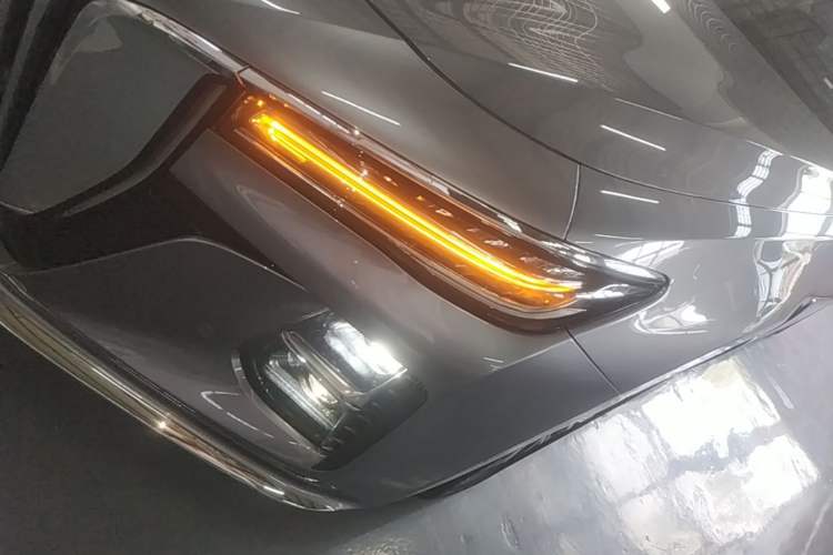 Used Hongqi H5 2023 1.5T HEV Smart Connect Flagship Edition Left Front Headlight