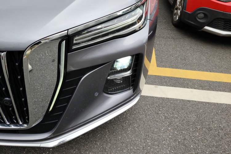 Used Hongqi H5 2023 2.0T Automatic Smart Connect Flagship Edition Left Front Headlight