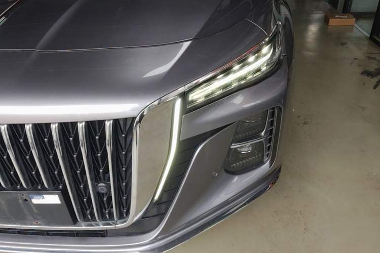 Used Hongqi H5 2023 2.0T Automatic Smart Connect Flagship Edition Left Front Headlight
